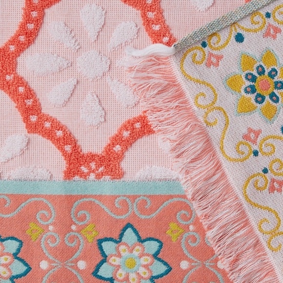 The Pioneer Woman 4 Piece Cotton Bath Towel Set, Coral Bell Orange - Picture 9 of 10